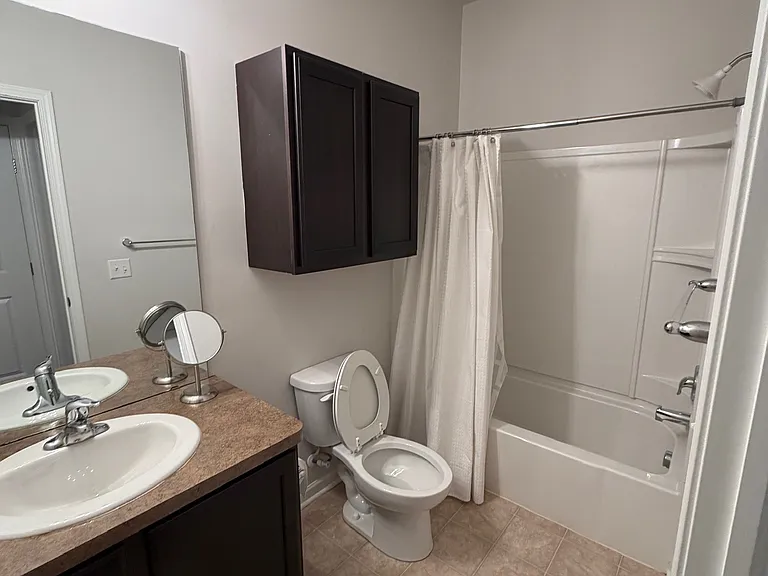 5975 N Pointe Dr — Photo 30