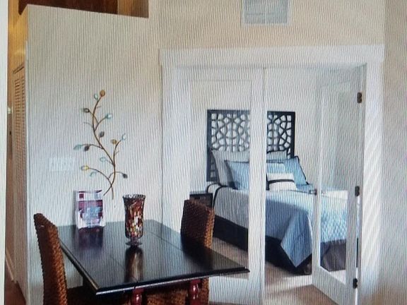 5th image of 833 W Gaines St #208