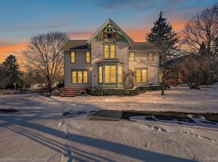 106 Lake St, Howell, MI 48843