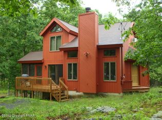 3327 Lancaster Dr, Bushkill, PA 18324