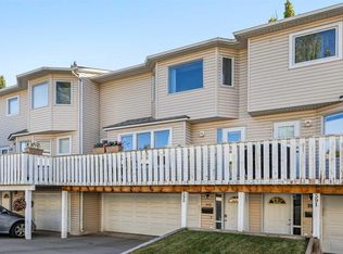392 E Killarney Glen Ct SW, Calgary, AB T3E7H4