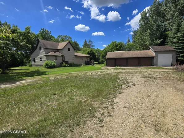 1593 36th St NE, Larimore, ND 58251
