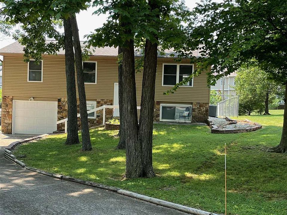1st image of 861 N Chandler Dr