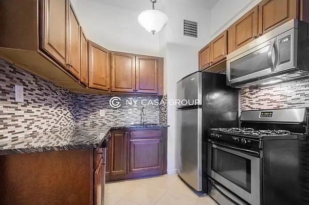 Rented by NY Casa Group | media 8