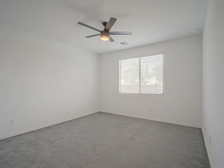 1793 N Westfall Ln — Photo 28
