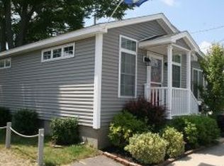 37 Highland Ave, Hampton, NH 03842