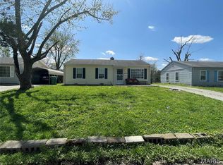 825 Saint Matthew Dr, Cahokia, IL 62206