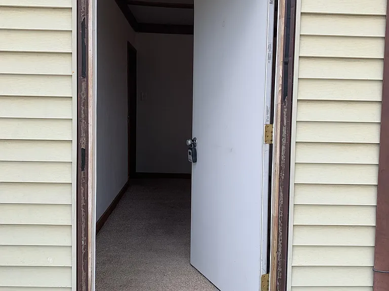 788 S Fairgrounds Rd — Photo 2