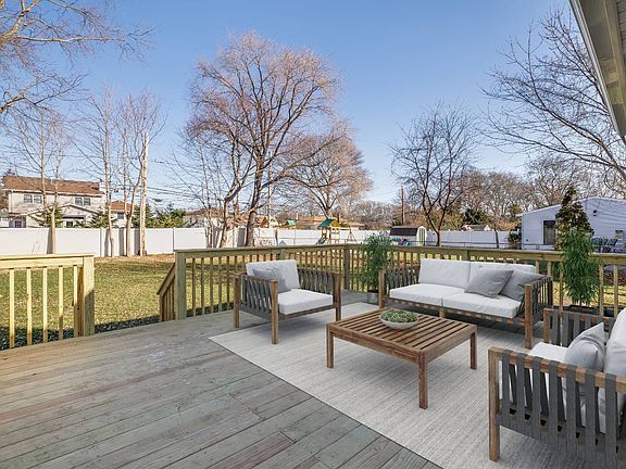 5th image of 159 Marilynn St