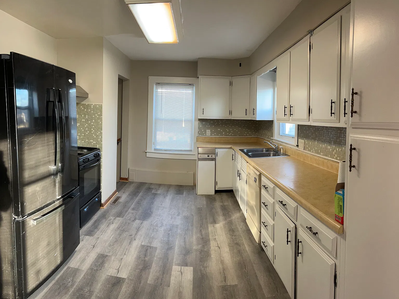 2 bed, 1400 sqft, $1,500 — Photo 2