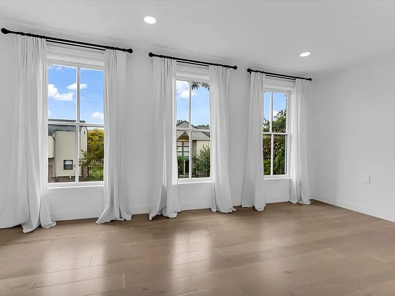 1714 Bagley St — Photo 17