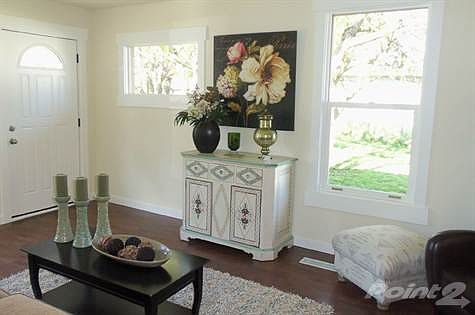 Wood Floors Thru-out Main Level