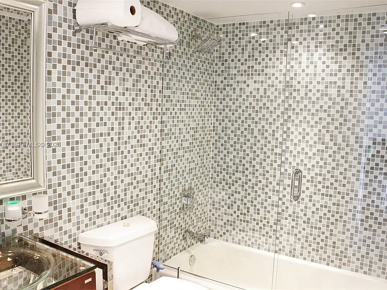 1980 S Ocean Dr #8N — Photo 15