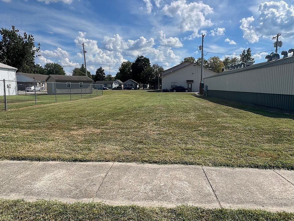 1st image of 900 W Block Brown St
