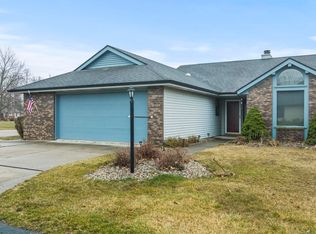 2829 Ridge Valley Dr, Fort Wayne, IN 46804