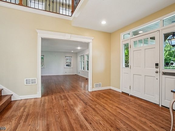 4th image of 120 Silver Spring Rd