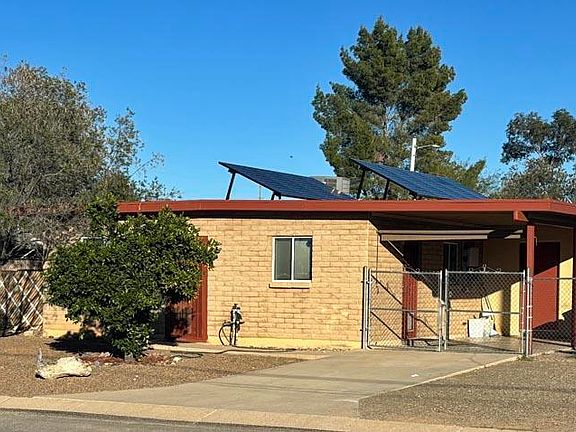 3rd image of 2742 N Fair Oaks Ave