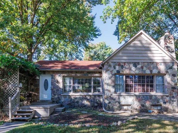 18507 Dalby, Redford, MI 48240