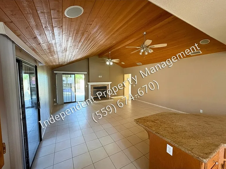 120 Prince Ln — Photo 6