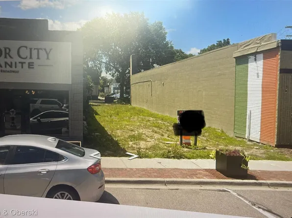 35 N Broadway St, Lake Orion, MI 48362