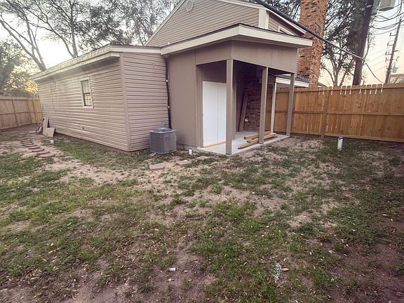 3rd image of 18003 Santolina Ln #B