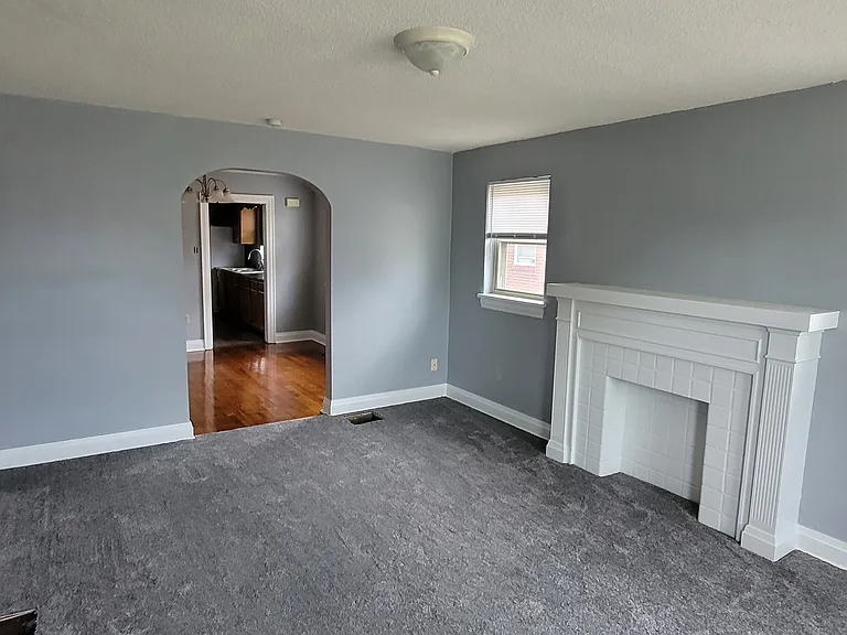 814 W 34th St — Photo 3