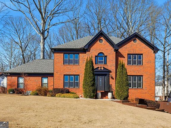 4th image of 2120 Lebanon Rd