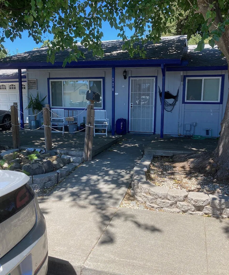 3 bed, 1176 sqft, $2,800 — Photo 1