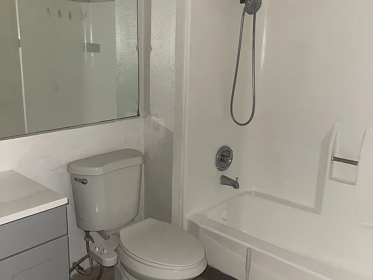 315 S Mollison Ave S #3 — Photo 2