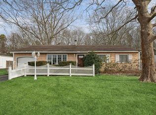 35 Annandale Rd, Holbrook, NY 11741