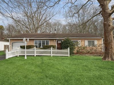 35 Annandale Road, Holbrook, NY, 11741
