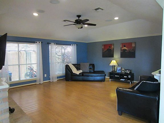 4th image of 1511 Chestnut Ln
