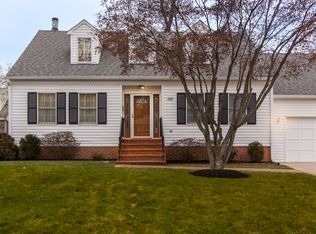 302 N Spring St, Falls Church, VA 22046