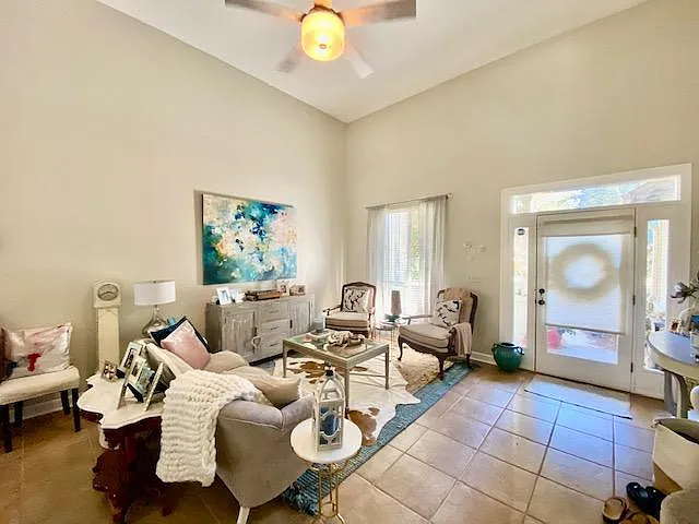 577 Calle Escada — Photo 3