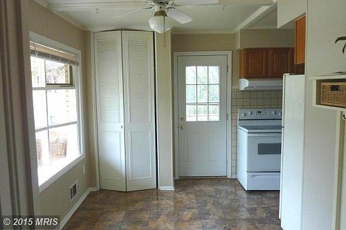 3rd image of 7551 Hyde Ct