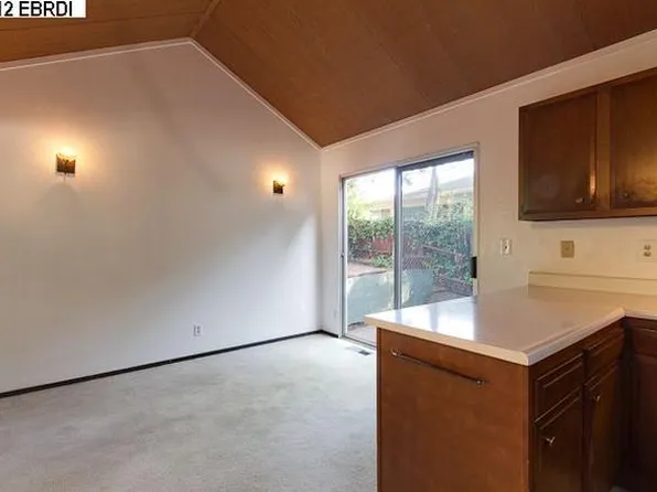 7435 Circle Hill Dr, Oakland, CA 94605