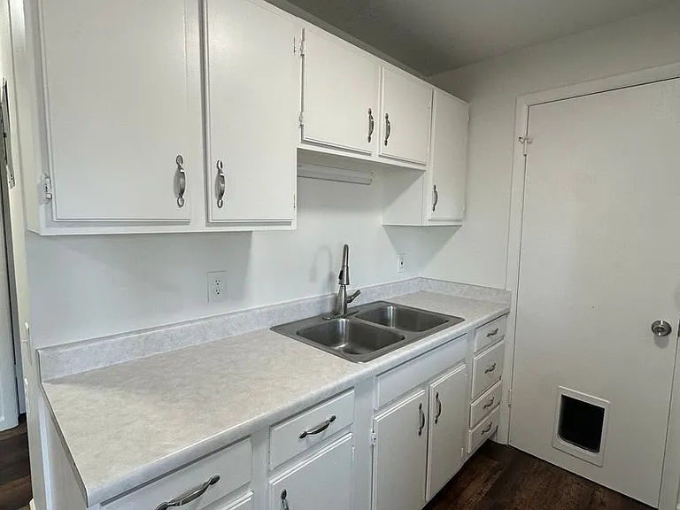 745 E Lazon Dr — Photo 19