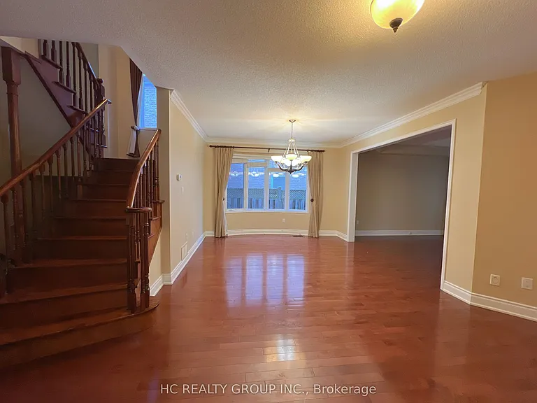 73 Burndenford Cres — Photo 6