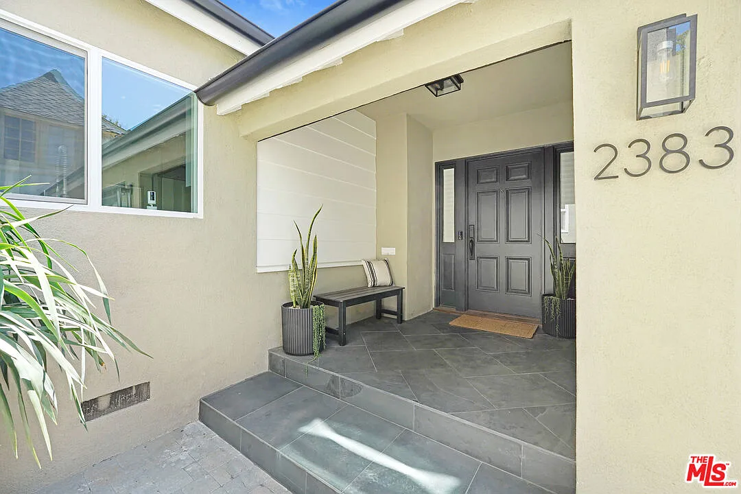 5 bed, 3.0 bath, 3200 sqft, $13,500 — Photo 4