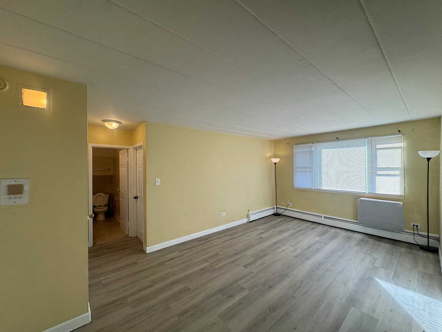 2 bed, 700 sqft, $1,380 — Photo 3