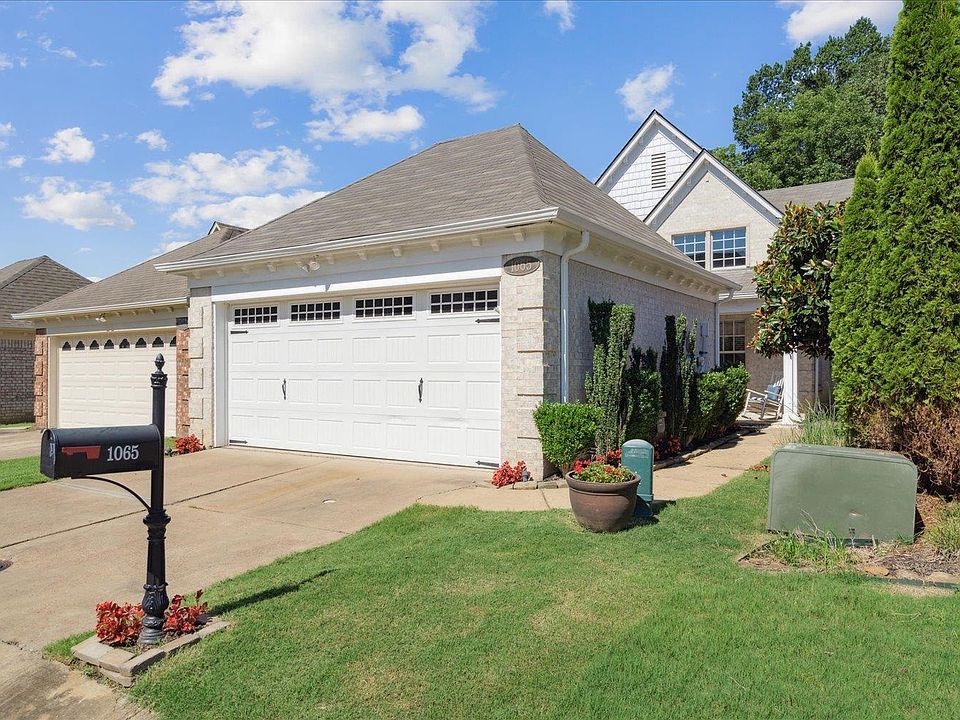 1st image of 1065 W Montebello Cir