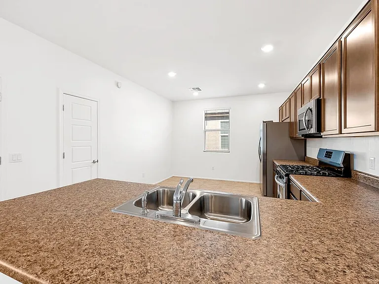 6330 S Crescent Peak Dr — Photo 11