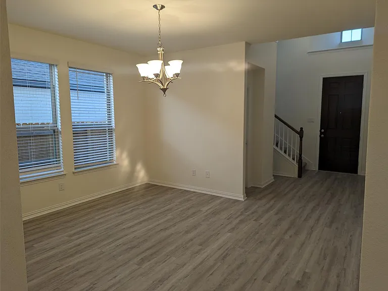 612 Silent Creek Cv — Photo 16