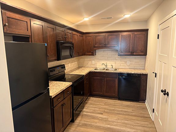 2nd image of 502 N Redbud Rd #502B