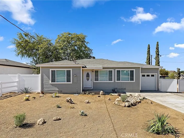 4694 Pedley Ave — Photo 3