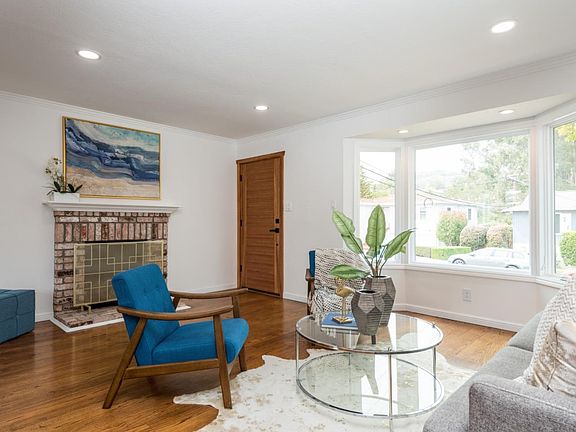 3rd image of 3709 Fernwood St