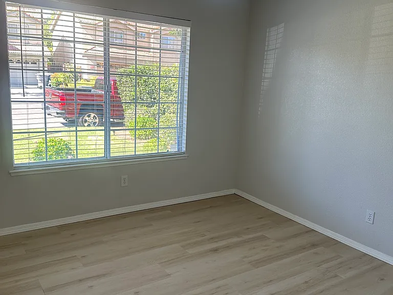 5621 W Palo Alto Ave — Photo 9