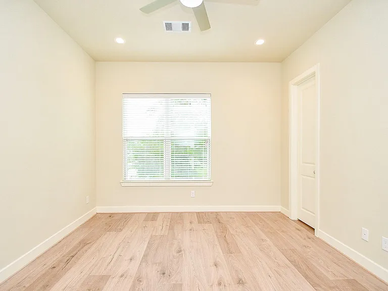 2307 Warhol Way — Photo 21