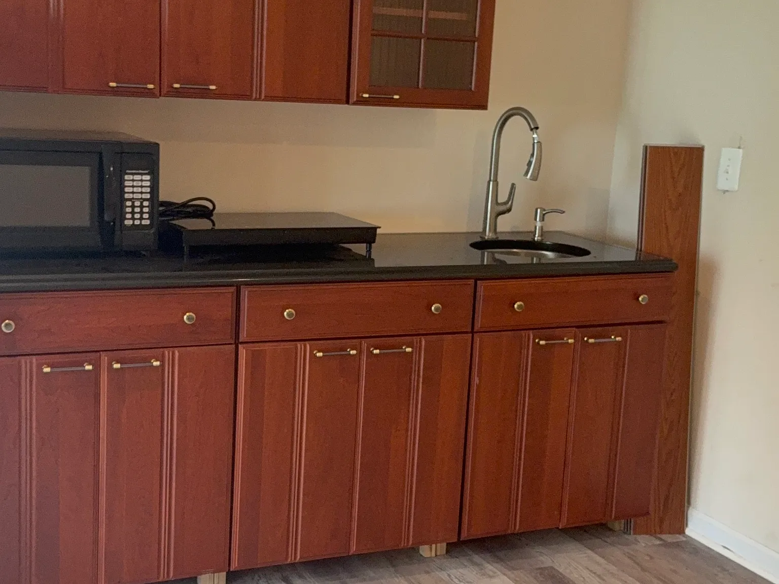 2 bed, 1100 sqft, $1,700 — Photo 4