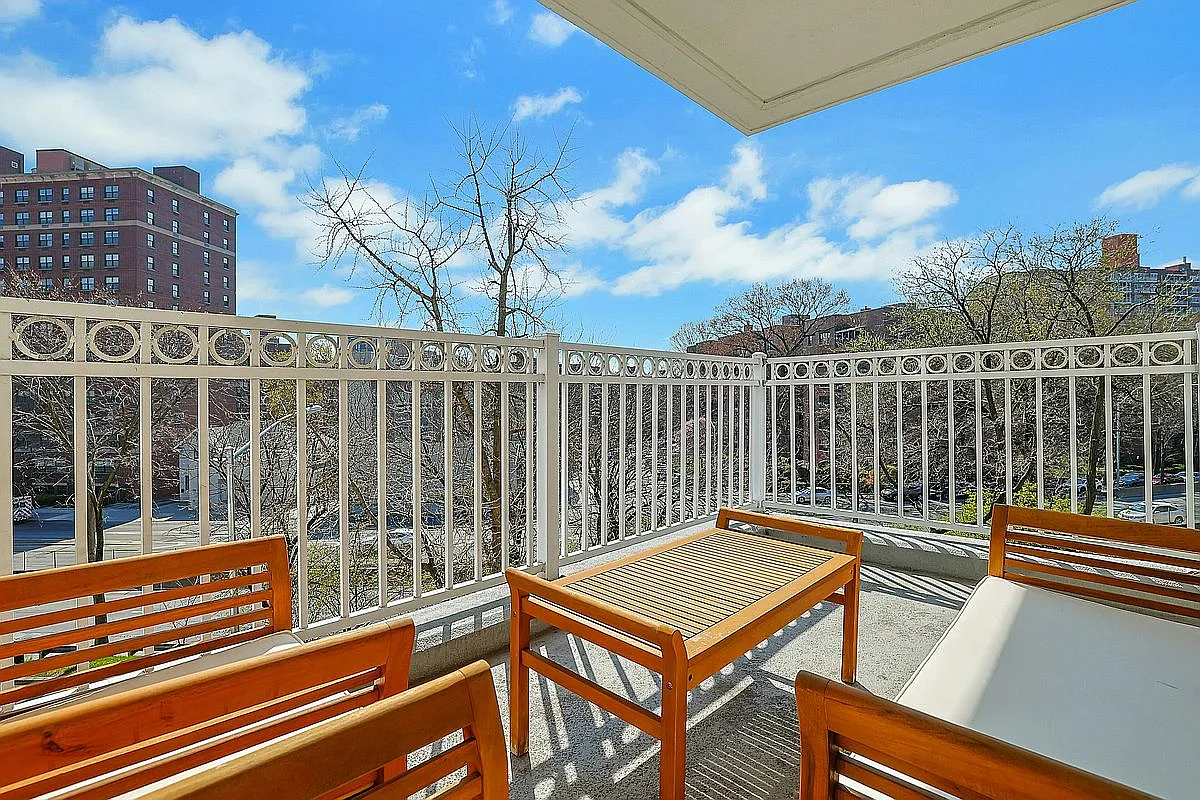 3701 Henry Hudson Pkwy W #4C photo 1